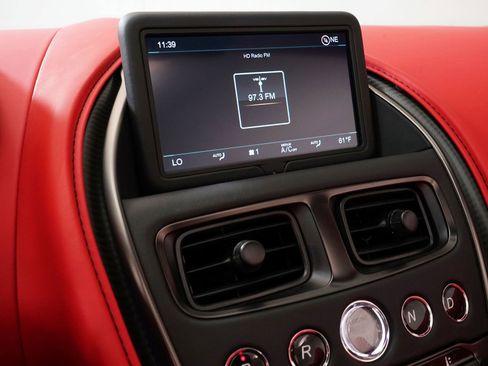 Used 2022 Aston Martin DBS Superleggera Volante image 20