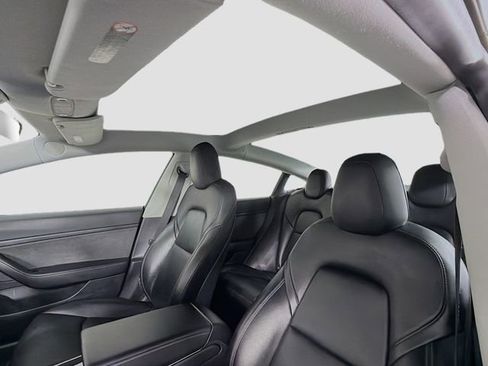 Used 2020 Tesla Model 3 Standard Range RWD image 14