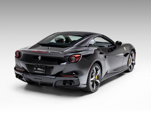 Certified 2023 Ferrari Portofino M RWD image 12