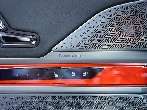 Used 2023 BMW i7 xDrive60 image 36