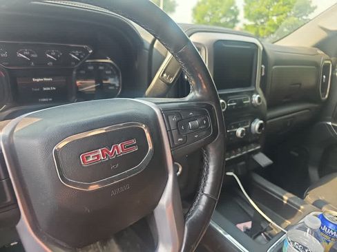 Used 2021 GMC Sierra 1500 SLT w/ SLT Premium Plus Package AWD/4WD image 7