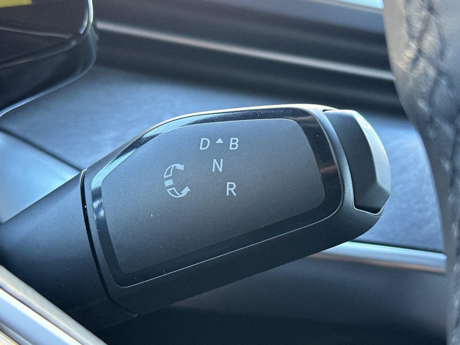 New 2025 Volkswagen ID. Buzz Pro S RWD image 22