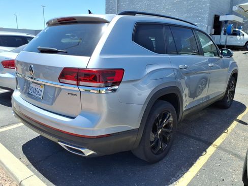 Used 2023 Volkswagen Atlas SE w/ Panoramic Sunroof Package AWD/4WD image 3