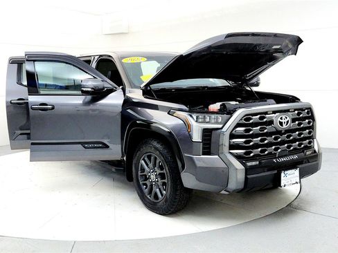 Used 2022 Toyota Tundra Platinum image 9