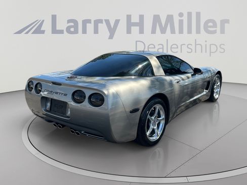 Used 1998 Chevrolet Corvette Coupe w/ Roof Pkg RWD image 5