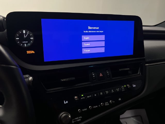 Certified 2025 Lexus ES 300h w/ Premium Package FWD image 18