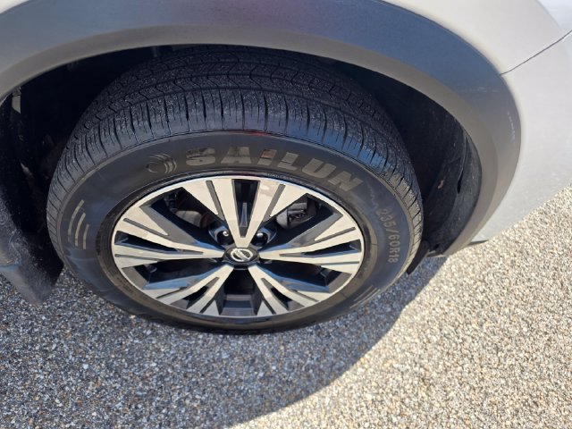 Used 2021 Nissan Rogue SV FWD image 12