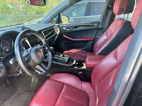 Certified 2023 Porsche Macan AWD/4WD image 5