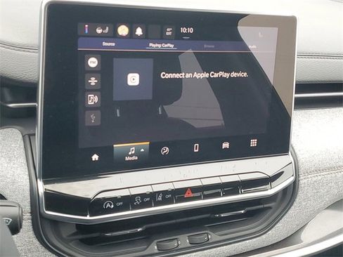 Used 2023 Jeep Compass Latitude image 25