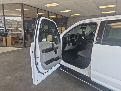 Used 2020 Ford F150 XLT w/ Equipment Group 302A Luxury image 10