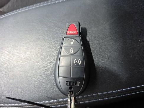 Used 2019 Jeep Cherokee Latitude w/ Cold Weather Group FWD image 33