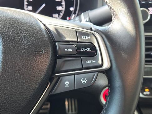 Used 2018 Honda Accord Sport image 19
