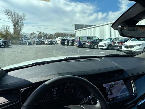 Used 2025 Cadillac XT6 Premium Luxury w/ Technology Package image 31