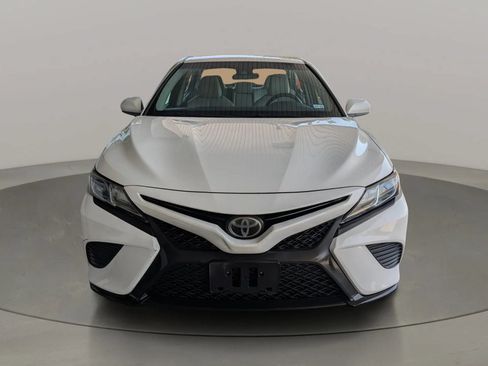 Used 2018 Toyota Camry SE FWD image 8