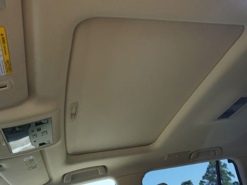 Used 2017 Lexus LX 570 4WD image 9