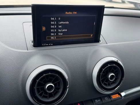 Used 2018 Audi A3 e-tron Prestige image 16