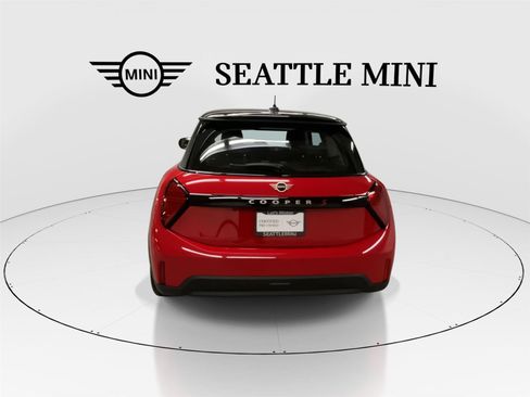 Certified 2025 MINI Cooper S image 9