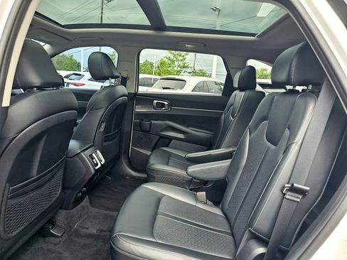 Used 2023 Kia Sorento S w/ Panoramic Sunroof Package FWD image 21