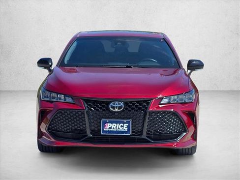 Used 2019 Toyota Avalon XSE FWD image 2