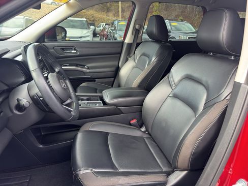 Used 2023 Nissan Pathfinder SL image 9