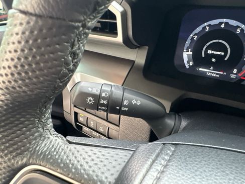 Used 2025 Toyota Tacoma TRD Off-Road image 15