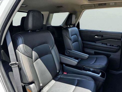 Used 2023 Nissan Pathfinder SL w/ SL Premium Package FWD image 50