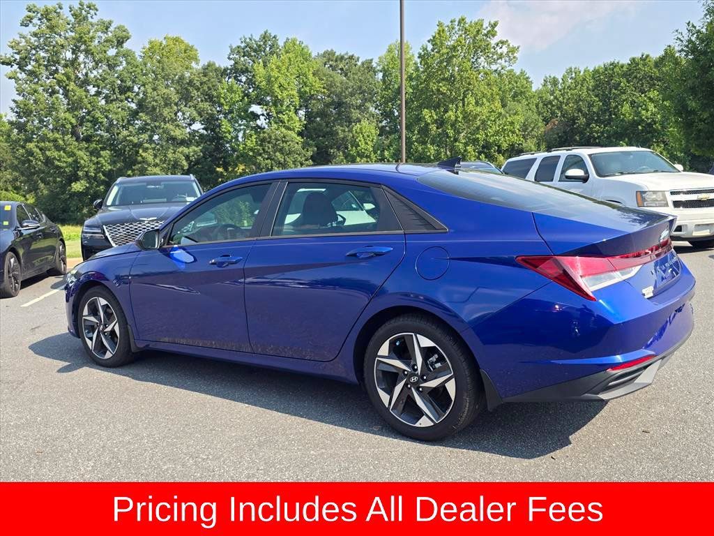 Used 2023 Hyundai Elantra SEL w/ Convenience Package FWD image 5