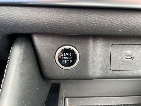 Used 2023 Nissan Rogue SL w/ SL Premium Package image 23