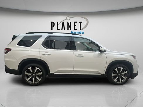 Certified 2024 Honda Pilot Elite image 8