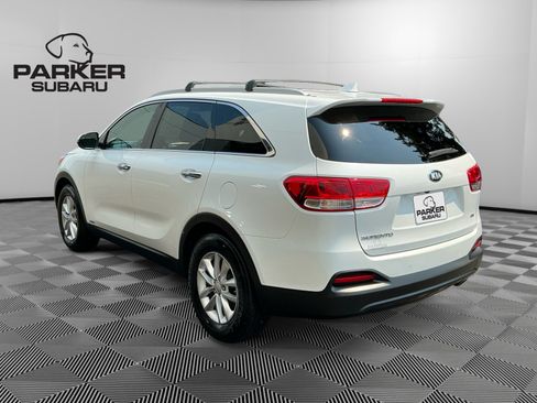 Used 2016 Kia Sorento AWD w/ LX Convenience Package image 3