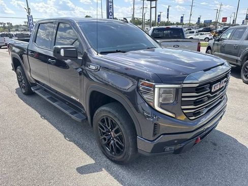 Used 2023 GMC Sierra 1500 AT4 w/ AT4 Premium Package AWD/4WD image 3