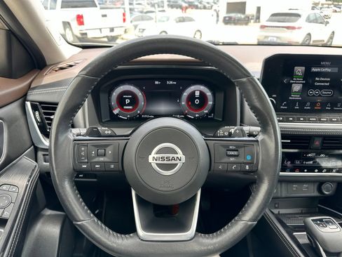 Used 2021 Nissan Rogue Platinum FWD image 8