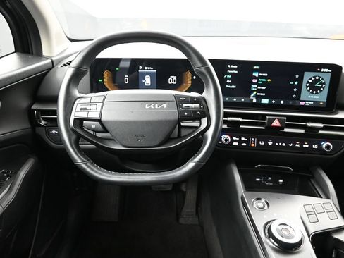 Used 2026 Kia Sportage LX FWD image 29