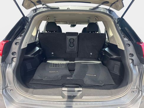 Used 2020 Nissan Rogue S FWD image 18
