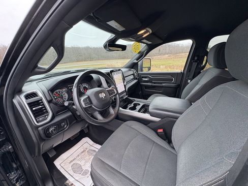 Used 2024 RAM 3500 Big Horn w/ Sport Appearance Package image 34