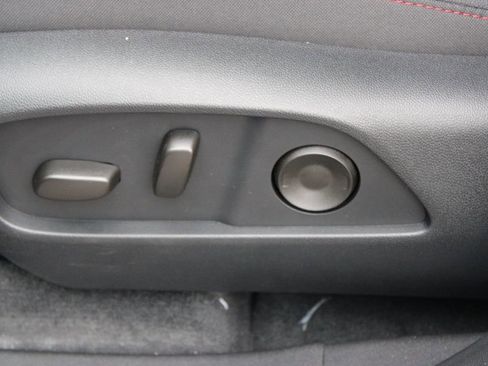 New 2026 Chevrolet Equinox RS w/ LPO, Floor Liner Package FWD image 21