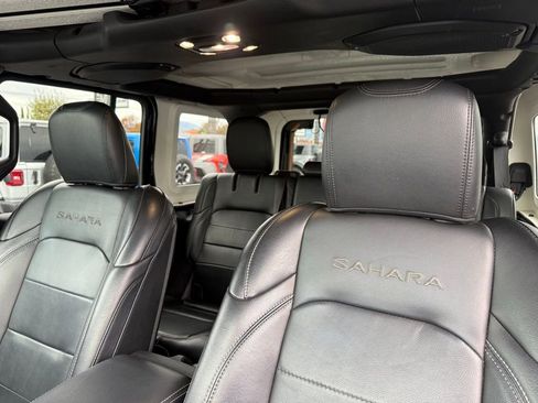 Used 2023 Jeep Wrangler Unlimited Sahara image 21