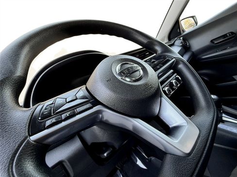 Used 2021 Nissan Kicks S image 14