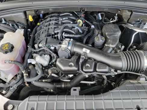 Certified 2024 Jeep Grand Cherokee Altitude AWD/4WD image 40