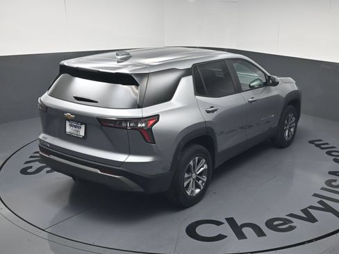 Used 2026 Chevrolet Equinox LT FWD image 34
