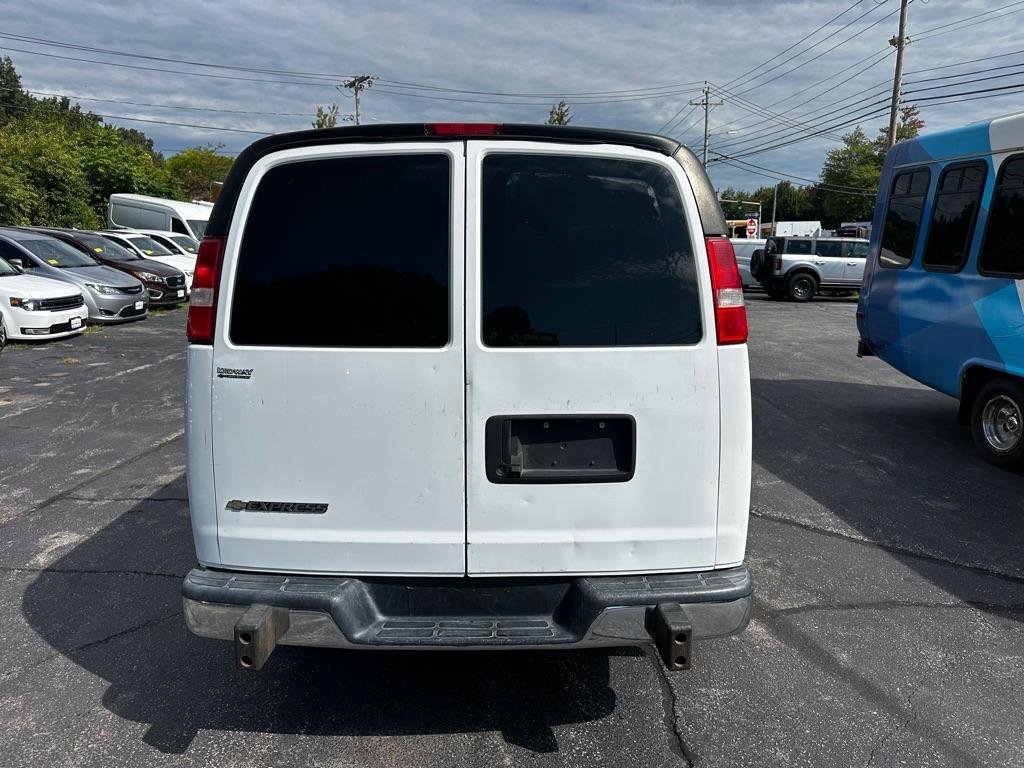 Used 2020 Chevrolet Express 2500 w/ Driver Convenience Package RWD image 4