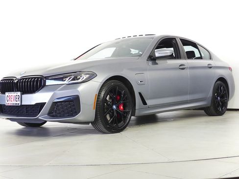 Used 2023 BMW 530e w/ M Sport Package image 2
