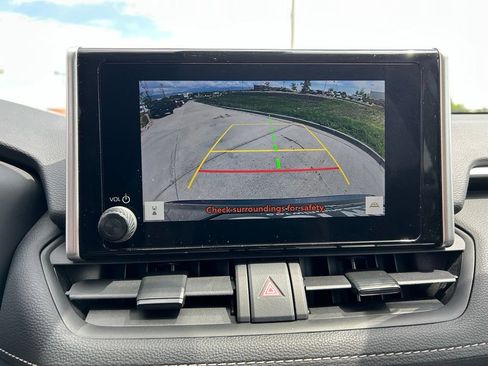 Used 2025 Toyota RAV4 XLE AWD/4WD image 25