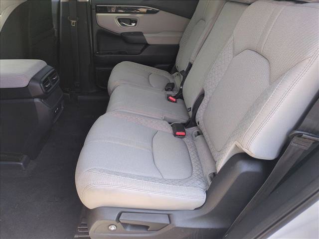 Certified 2023 Honda Pilot LX image 17