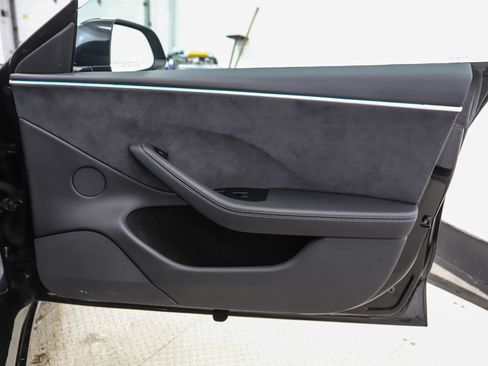 Used 2025 Tesla Model 3 Long Range image 27