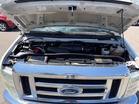 Used 2009 Ford E-350 and Econoline 350 Super Duty Wagon RWD image 44