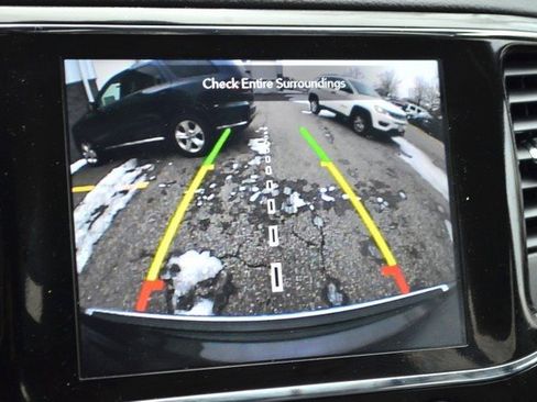 Used 2021 Jeep Grand Cherokee Limited w/ Luxury Group II image 32