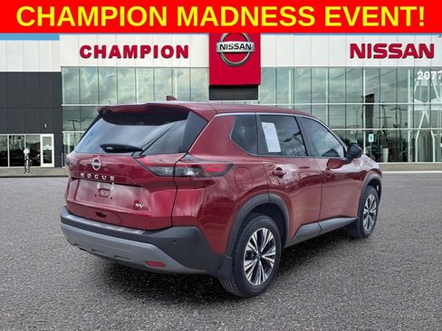 Used 2023 Nissan Rogue SV image 7