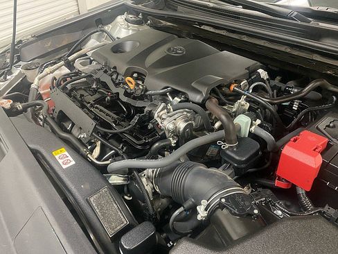 Used 2022 Toyota Camry LE image 18