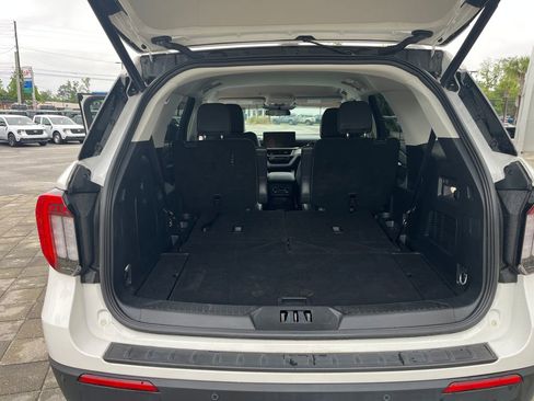 Used 2025 Ford Explorer Active w/ Active Comfort Package RWD image 13